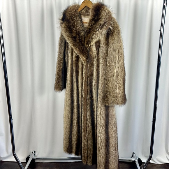 Vintage Sellers-Gough Toronto Racoon Fur Coat •  Fully Lined • Winter • Small - Picture 7 of 10
